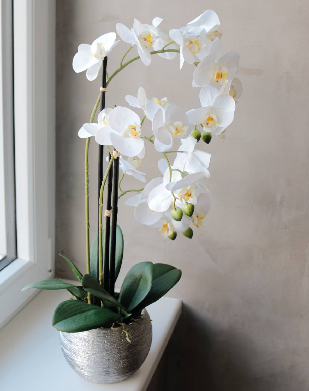 Orchidée artificielle orange en pot en céramique blanc 58 cm