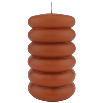 Bougie bloc MONISHA avec des rainures horizontales, cognac, 15cm, Ø9cm, 69h - Made in Germany