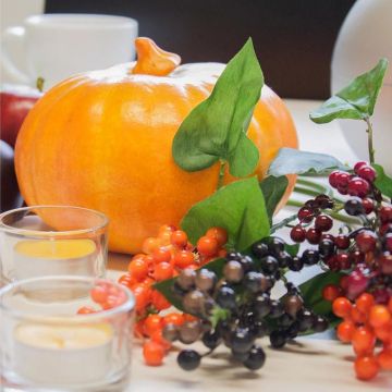 Une table d'automne chaleureuse Une table d'automne chaleureuse