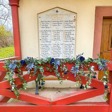 Midnight Bloom Arche de fleurs – Demande de Julie Fleur Midnight Bloom Arche de fleurs – Demande de Julie Fleur