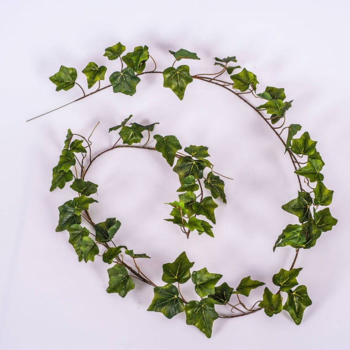 Guirlandes de fausses plantes