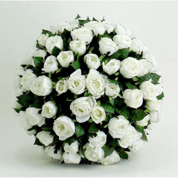 Boules d&eacute;coratives avec roses